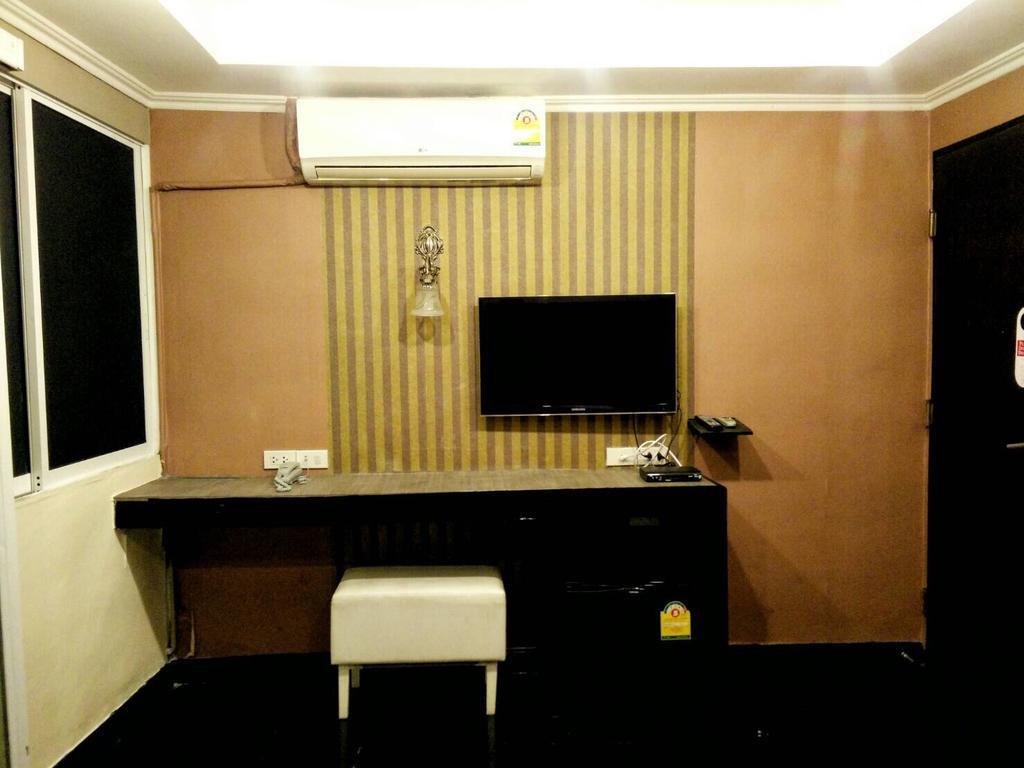 V30 Sukhumvit Hotel Bangkok Exterior foto